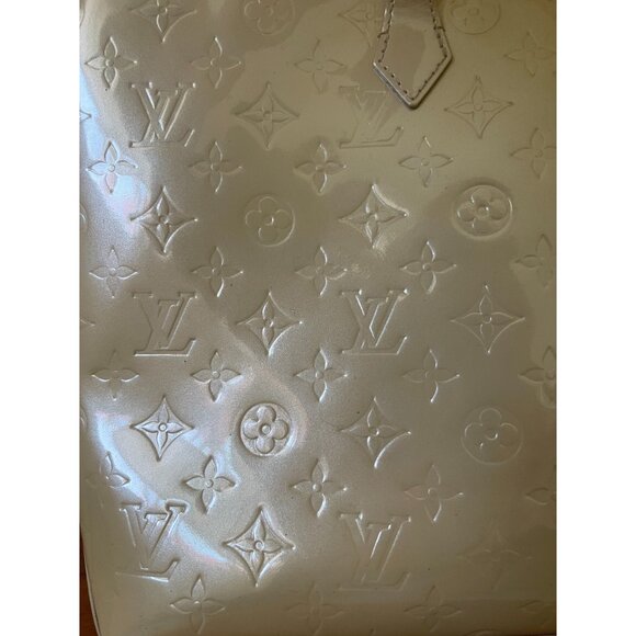 Louis Vuitton Wilshire Boulevard Vernis Tote Cream Patent Leather - Picture 10 of 12